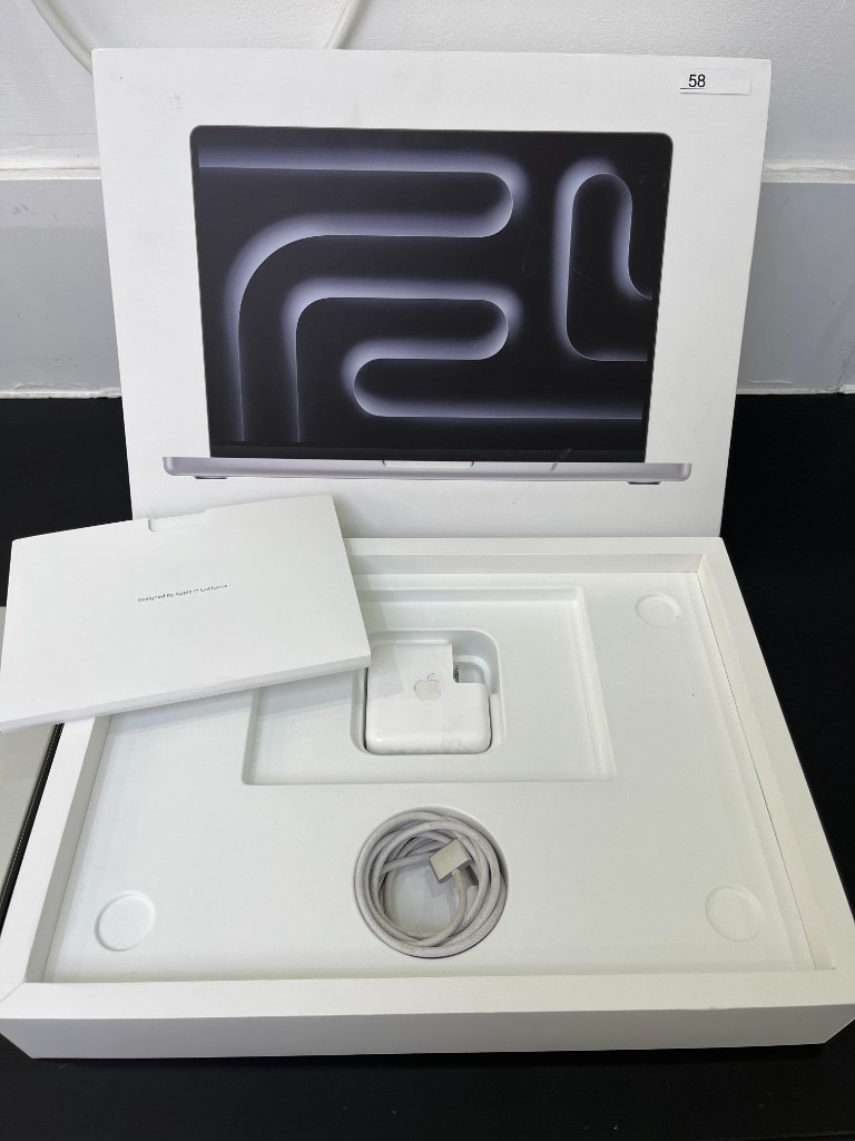 Apple MacBook Pro M4 14'' 16GB Ram 500GB SSD Adobe 2024 Logic Pro 11