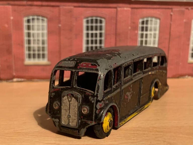 image for DINKY TOYS: 1950s LUXURY COACH