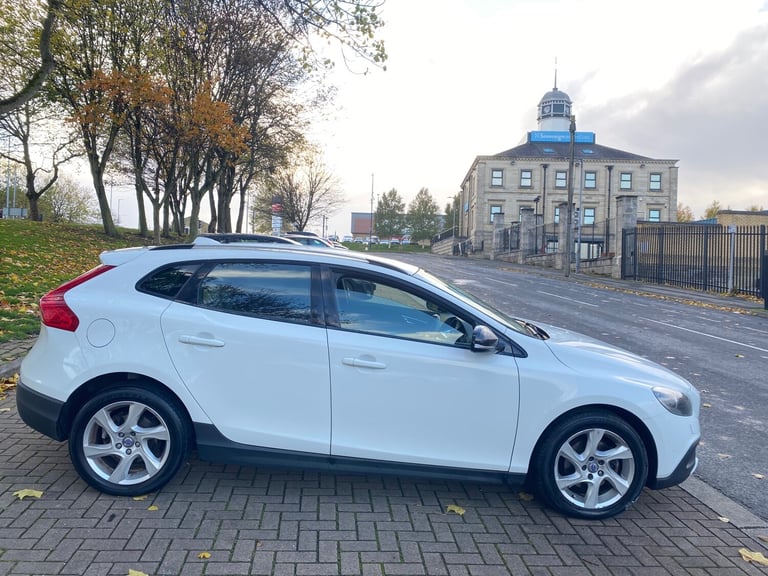 2014 Volvo V40 D2 Cross Country Lux 5dr Powershift HATCHBACK Diesel Automatic