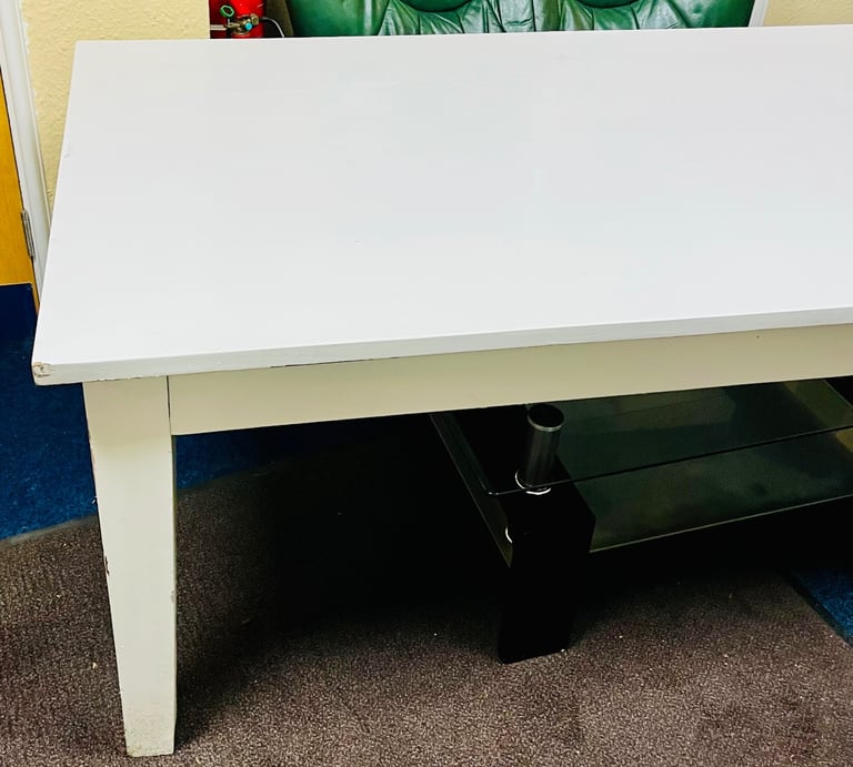 image for Excellent Condition Solid White Dinning Table with 6 Chairs