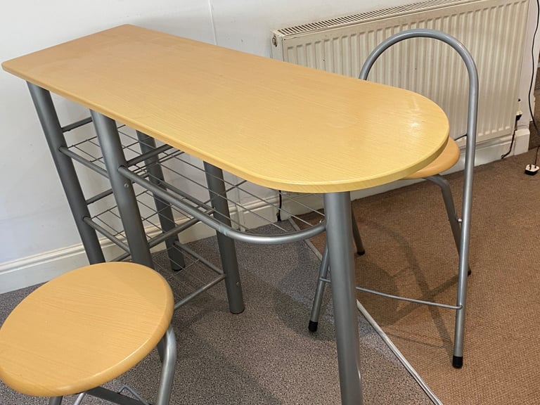 Breakfast bar and stools