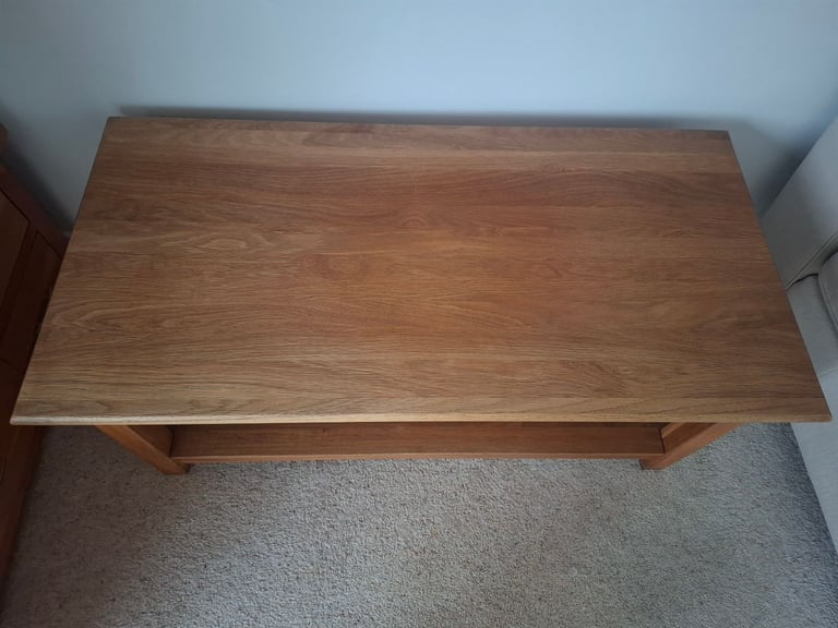 3 matching Solid Oak coffee tables / TV cabinet