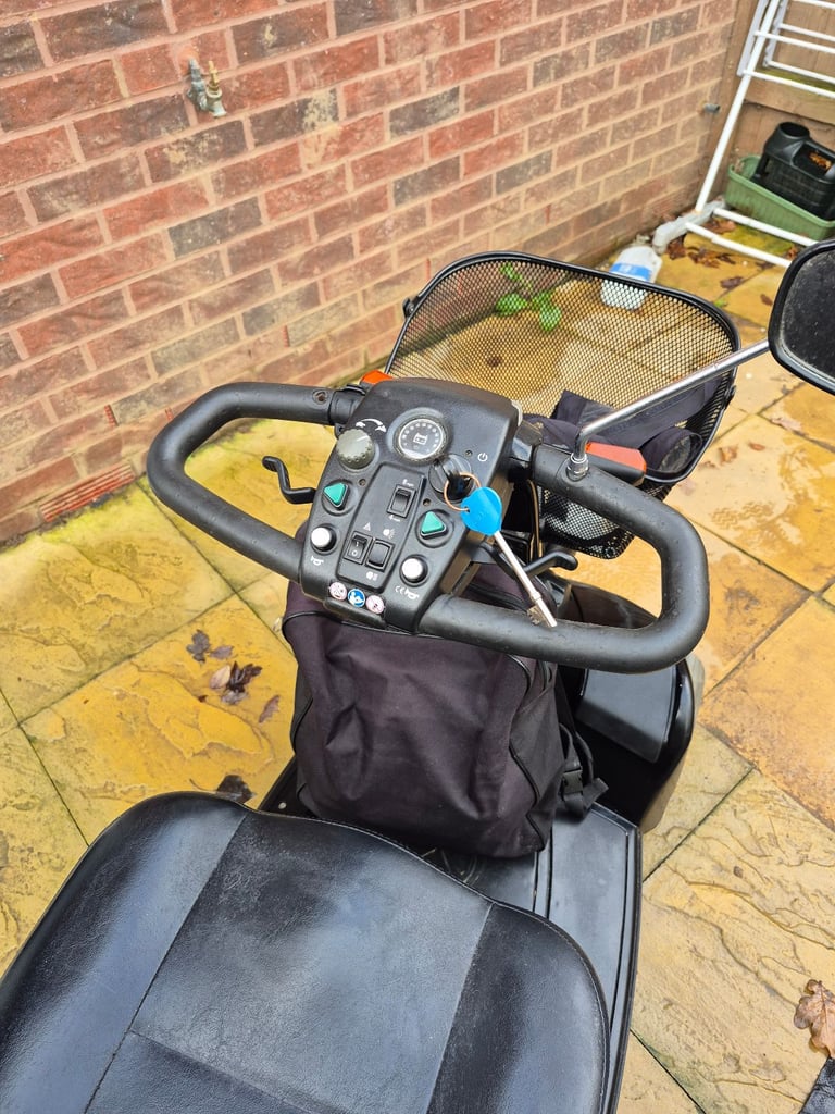  celebity x  sport mobility scooter plus extras 