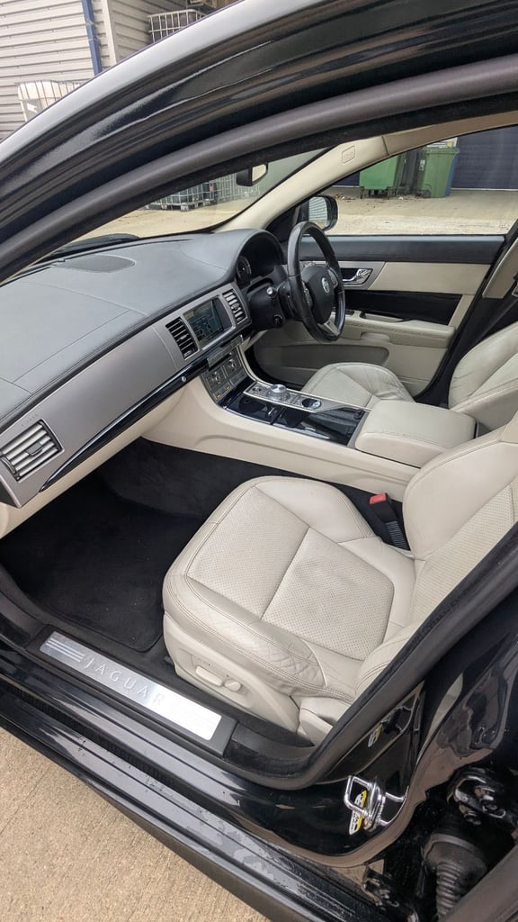 Jaguar, XF, Saloon, 2011, Other, 2993 (cc), 4 doors