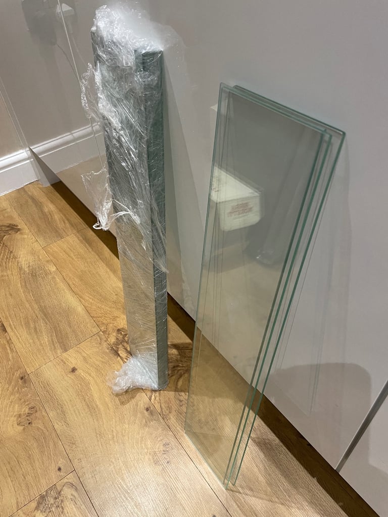 Display cabinet for collectors