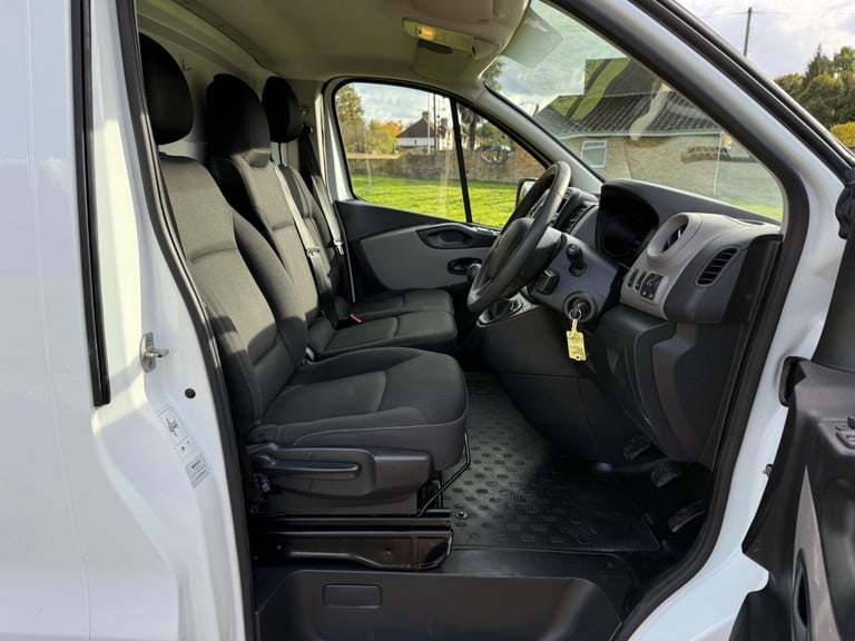 2017 Renault Trafic SL27 dCi 120 Business+ Van PANEL VAN DIESEL Manual