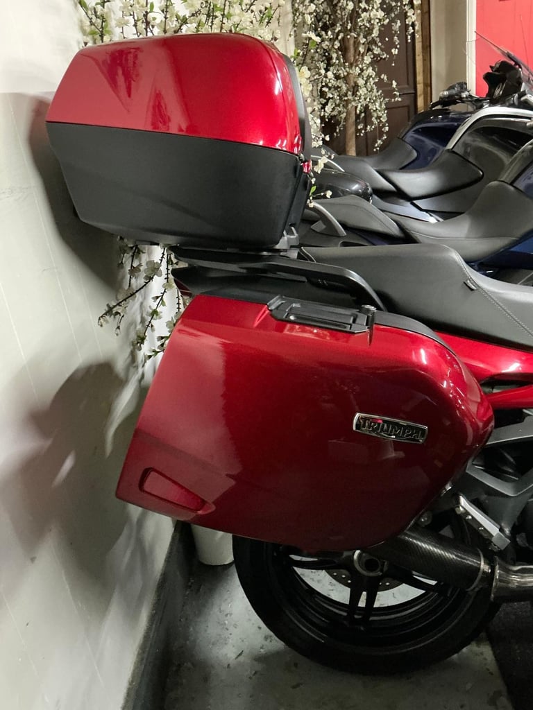 Triumph Sprint gt free delivery 