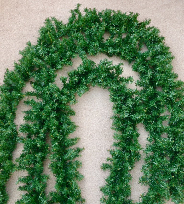 image for 2 x 9FT LENGTH CHRISTMAS HOLIDAY GARLAND XMAS DECORATIONS £10 EACH
