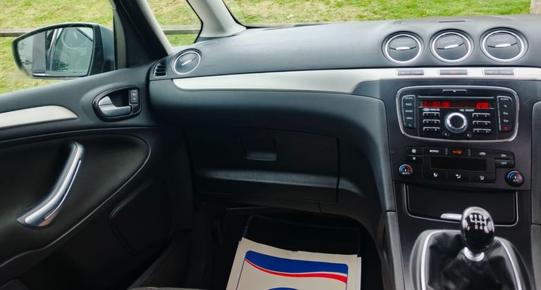 2010 Ford Focus 1.6 Zetec 5dr ESTATE Petrol Automatic