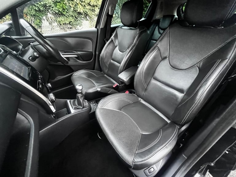 2016 Renault Clio 0.9 TCe Iconic 25 Nav Euro 6 (s/s) 5dr HATCHBACK Petrol Manual