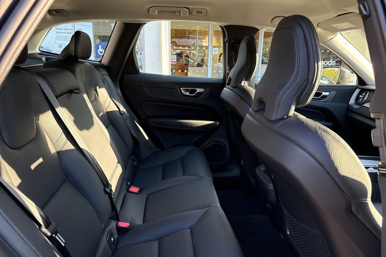 2022 Volvo XC60 2.0 B5 MHEV Core SUV 5dr Petrol Hybrid Auto AWD Euro 6 (s/s) (250 ps) ESTATE Petr...
