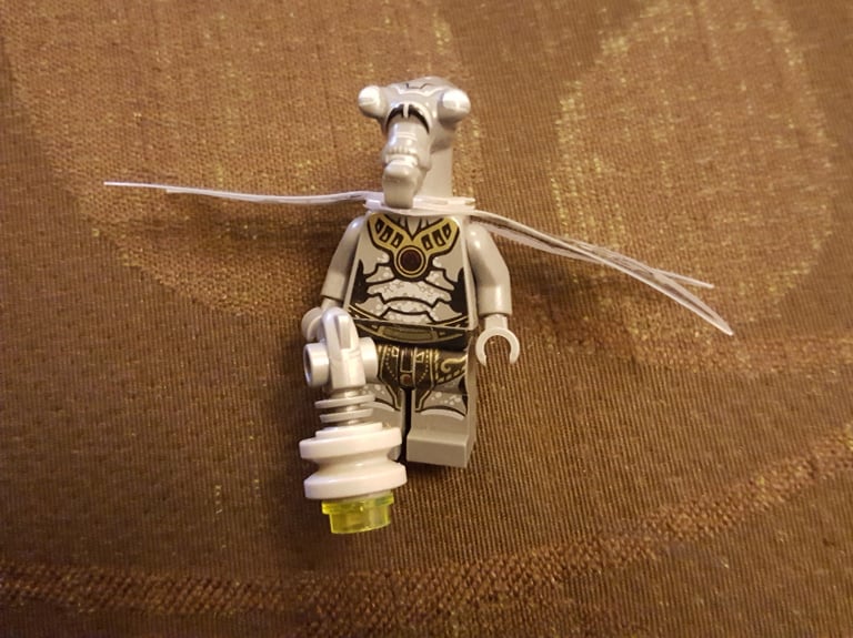 image for LEGO STAR WARS GENOSIAN WARRIOR MINI FIGURE WITH WINGS GREY SW0381