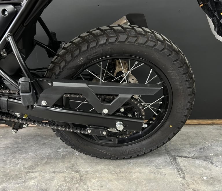 2023 23-PLATE ROYAL ENFIELD SCRAM 411 ** JUST 351 MILES FROM NEW **