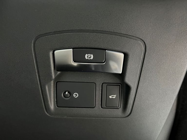 2017 Land Rover Range Rover Velar 3.0 SD6 V6 First Edition SUV 5dr Diesel Auto 4WD Euro 6 (s/s) (...