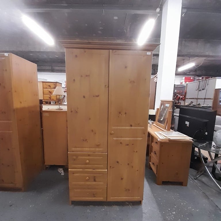 2 door wardrobe with 3 drawers 102cm x 55cm x 185cm, Ref:19584