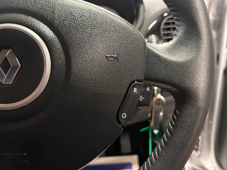 2012 Renault Clio 1.2 16V Dynamique TomTom 5dr HATCHBACK Petrol Manual