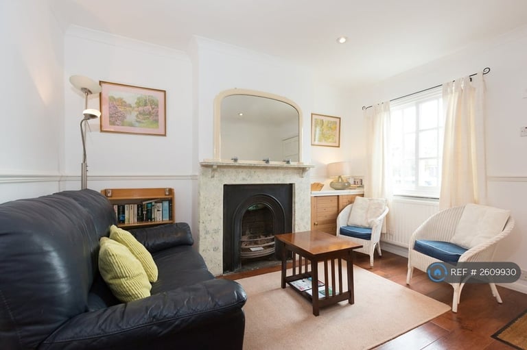3 bedroom house in Reading Road, Henley-On-Thames, RG9 (3 bed) (#2609930)