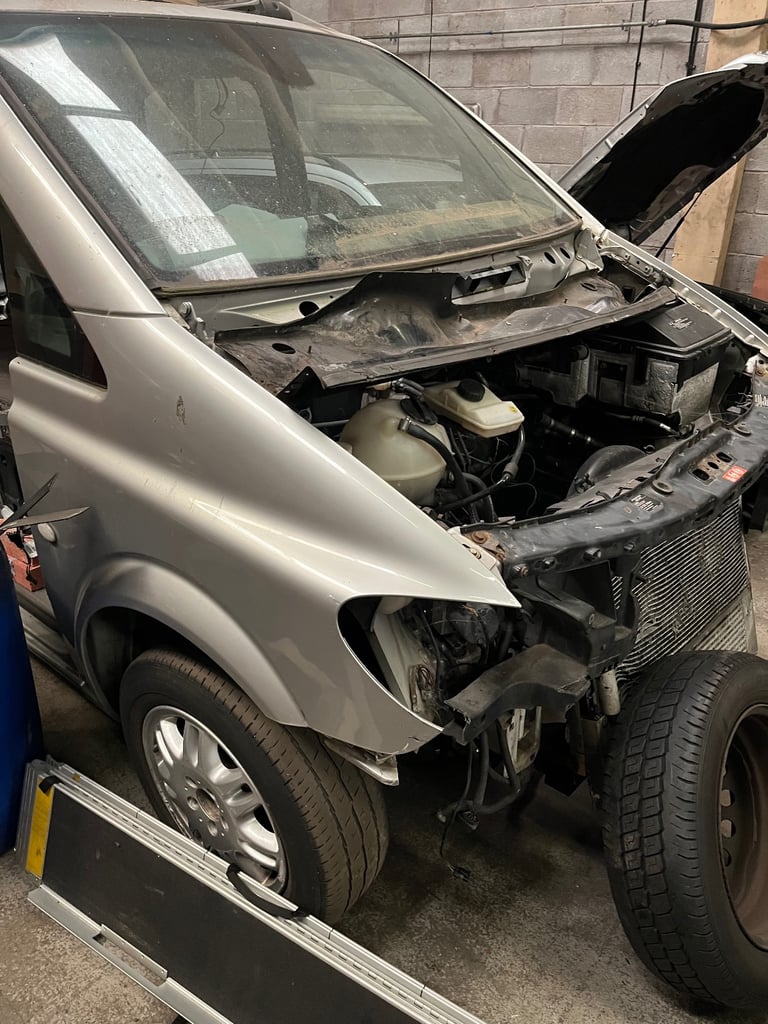 Mercedes Vito windscreen with top tint 2004-2010