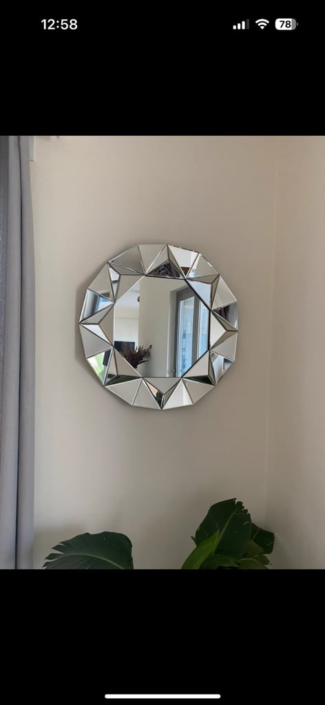 image for Stunning mirror for a touch of glam