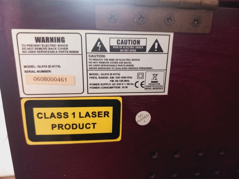 Vintage wooden Audio System. Plays Radio, Record and Cassette. Cd doesnt seem to play. 