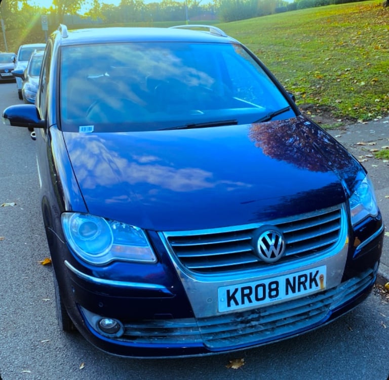 TOURAN automatic 7SEATER FAMILY car 