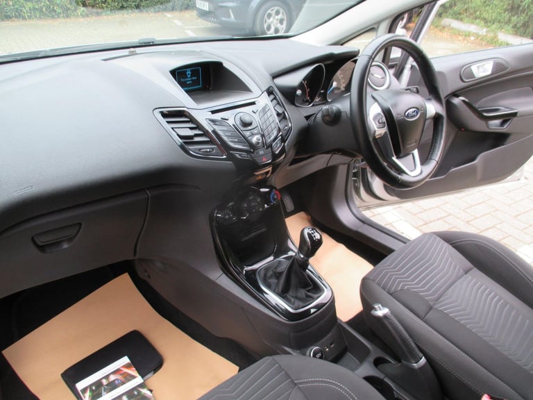 2014 Ford Fiesta 1.25 Zetec Euro 5 5dr HATCHBACK Petrol Manual