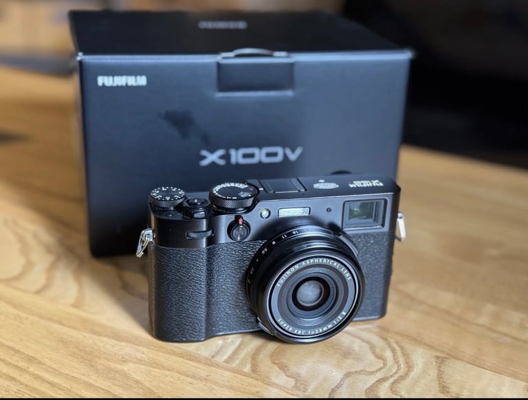 image for Fujifilm X100V - 1500 Shutter Count - Boxed - With Original BLC-X100V Case