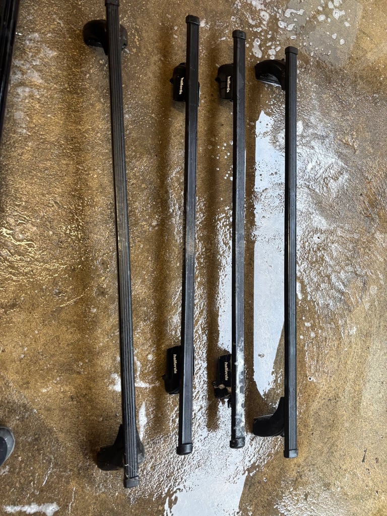 Exodus roofbox 470L & roof rails 47”