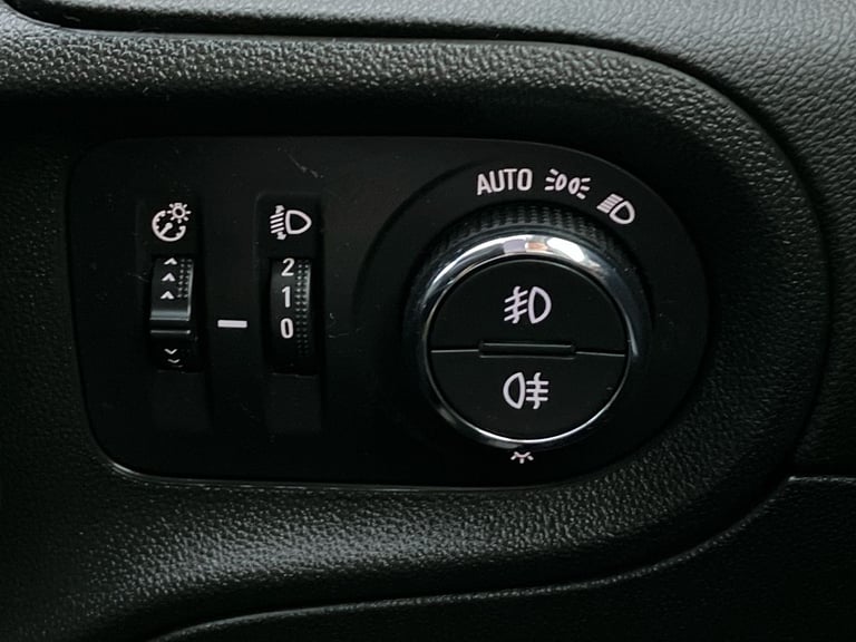 2020 Vauxhall Grandland X 1.2 Turbo SRi Nav 5dr Hatchback PETROL Manual