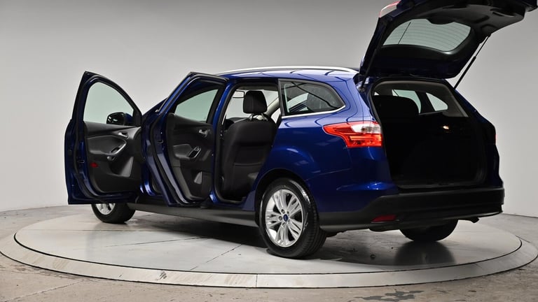 2013 Ford Focus 1.6 Titanium Navigator Powershift Euro 5 5dr ESTATE Petrol Automatic