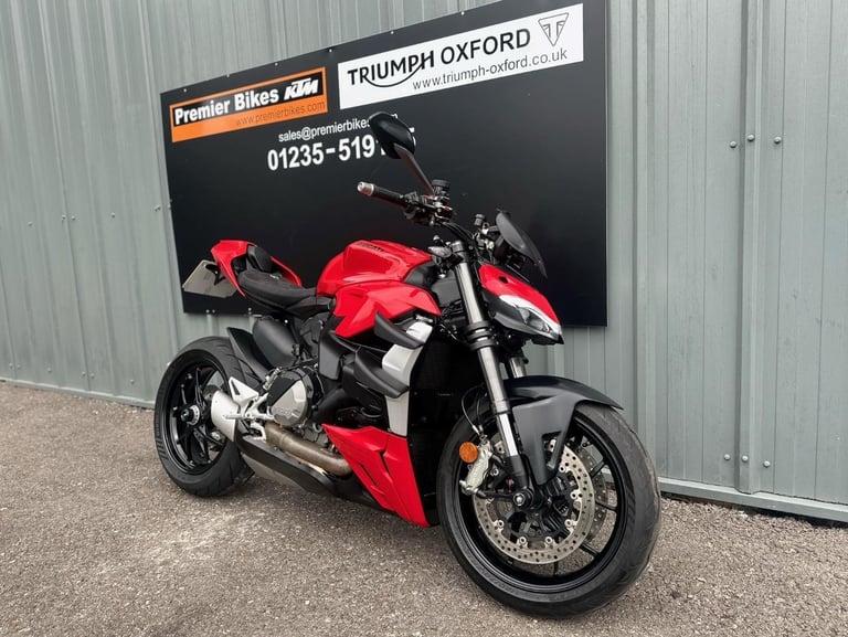 2022/71 Ducati Street Fighter V2 Motorcycle 