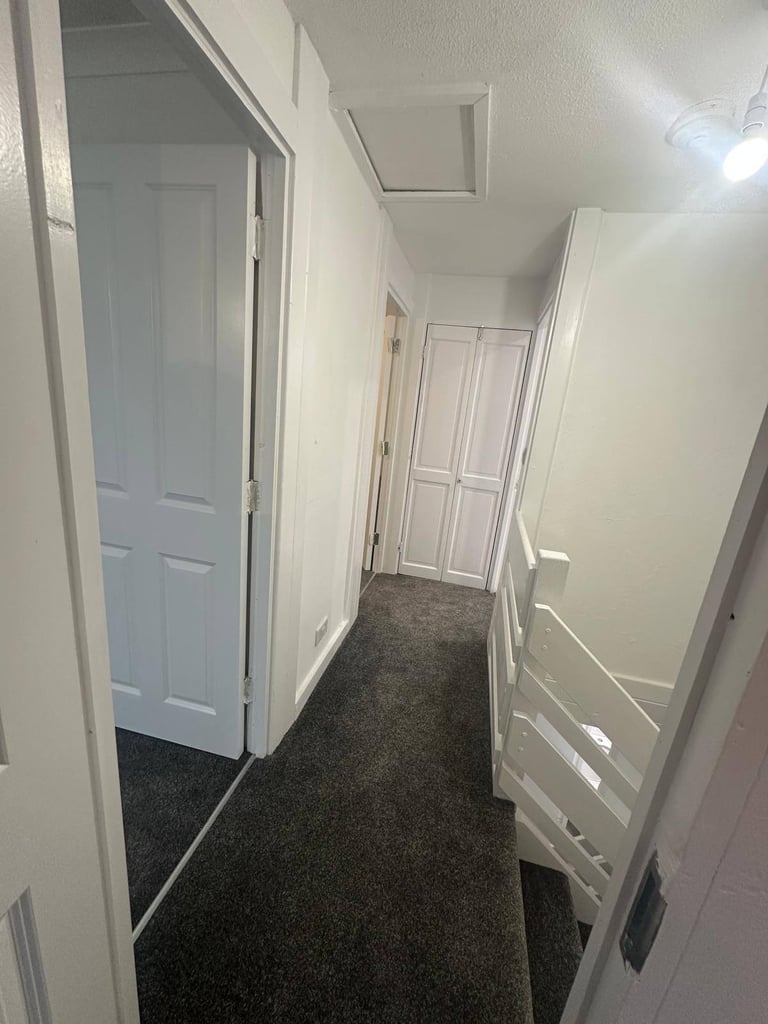 Spacious 3 Bedroom with 2 Reception House Available To Let In Romford (SS13 3PD)