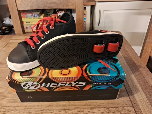 Heelys Fresh X2 Children's Skate Shoes Black/Red, Size UK1