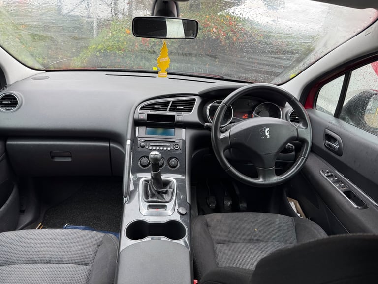 Peugeot, 3008, Hatchback, 2012, Manual, 1598 (cc), 5 doors