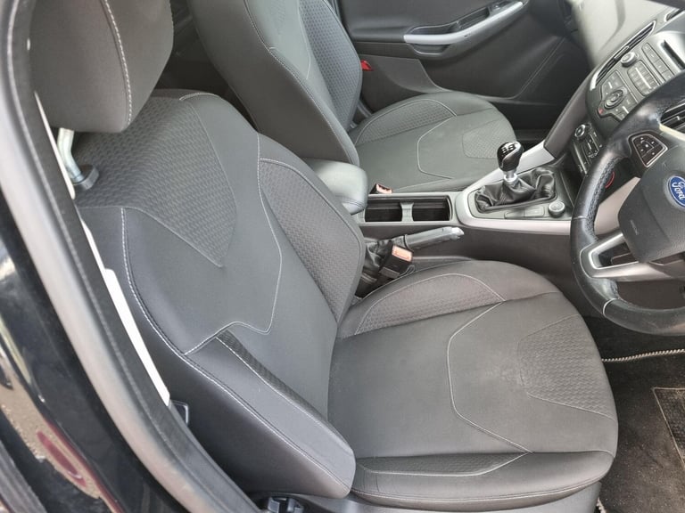 2015 Ford Focus 1.0T EcoBoost Zetec Euro 6 (s/s) 5dr HATCHBACK Petrol Manual