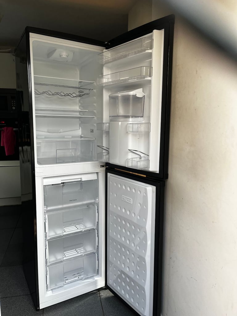 BLACK GOOSE FROST FREE BEKO FRIDGE FREEZER WITH DRINKS DISPENSER IN GOOD WORKING CONDITION