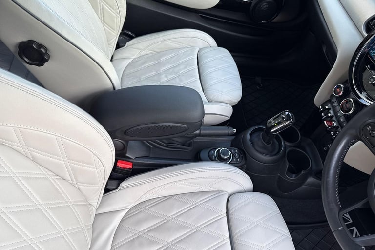 2022 MINI Hatch 1.5 Cooper Exclusive Hatchback 3dr Petrol Steptronic Euro 6 (s/s) (136 ps) HATCHB...