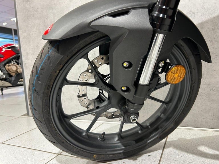 75/2025 Honda CB125R - ONLY 532 MILES!! - STUNNING!