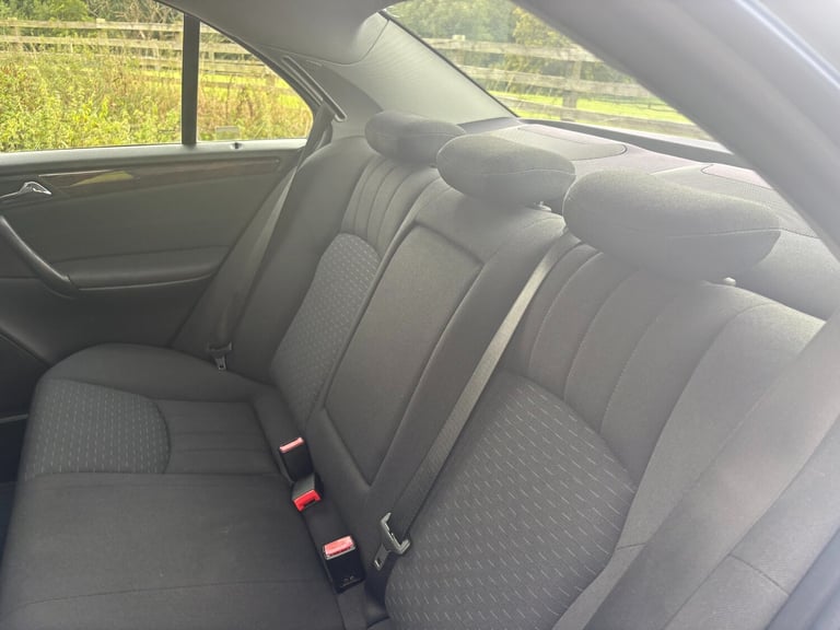 2004 Mercedes-Benz C-Class C200K Elegance SE 4dr Auto SALOON Petrol Automatic