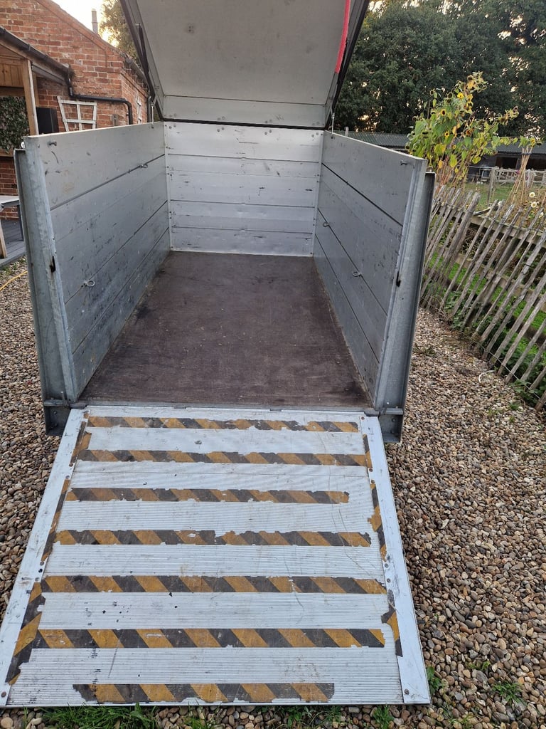 Box trailer