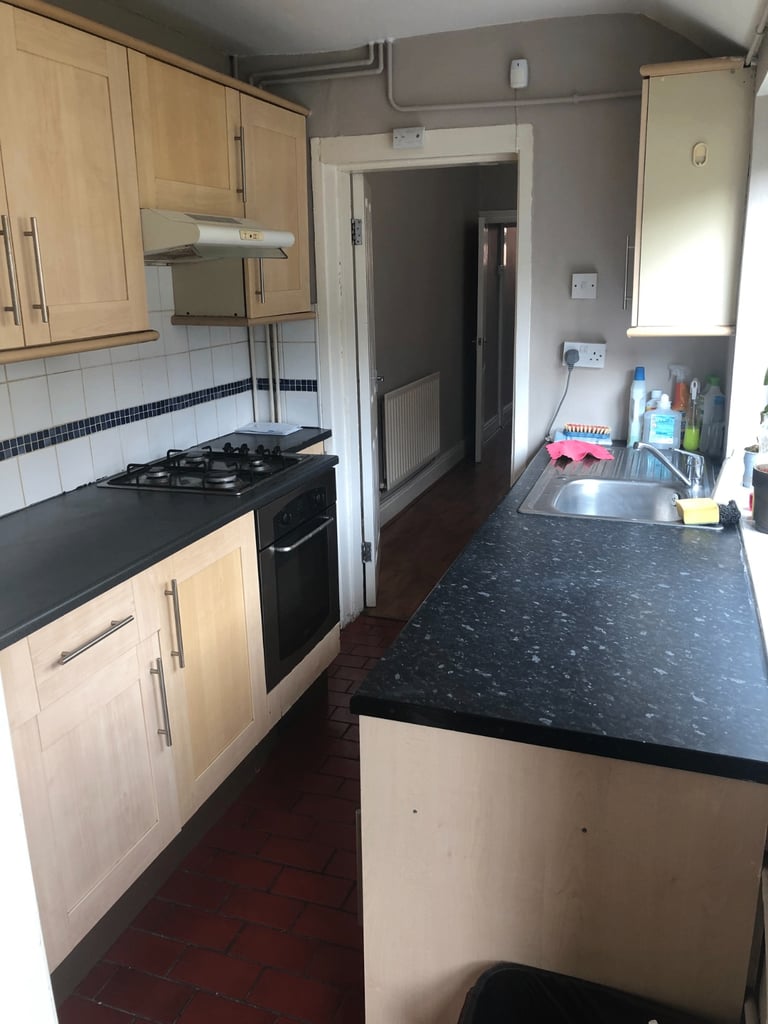 Spacious & Cosy Ensuite Room for Rent CV1 3ES 
