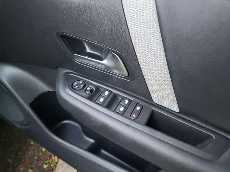 2024 Citroen C4 1.2 PureTech MAX Hatchback 5dr Petrol EAT8 Euro 6 (s/s) (130 ps) HATCHBACK Petrol...