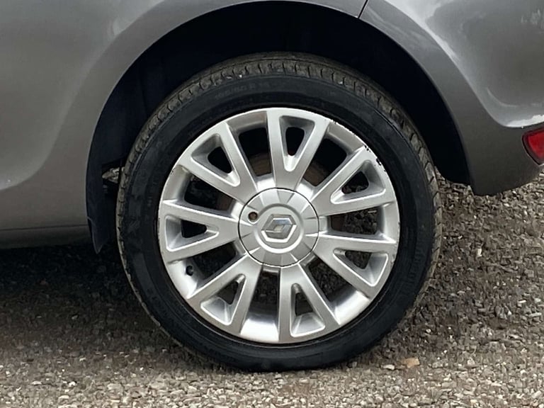 2010 Renault Clio 1.1 Clio Dynamique TomTom 16V 3dr Hatchback Petrol Manual