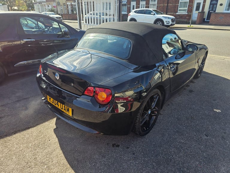 2004 BMW Z4 2.2i SE Euro 3 2dr CONVERTIBLE Petrol Manual
