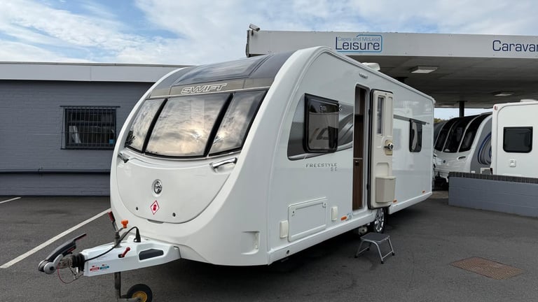 2018 Swift Freestyle EB, 4 berth with rear island bed, centre washroom, 