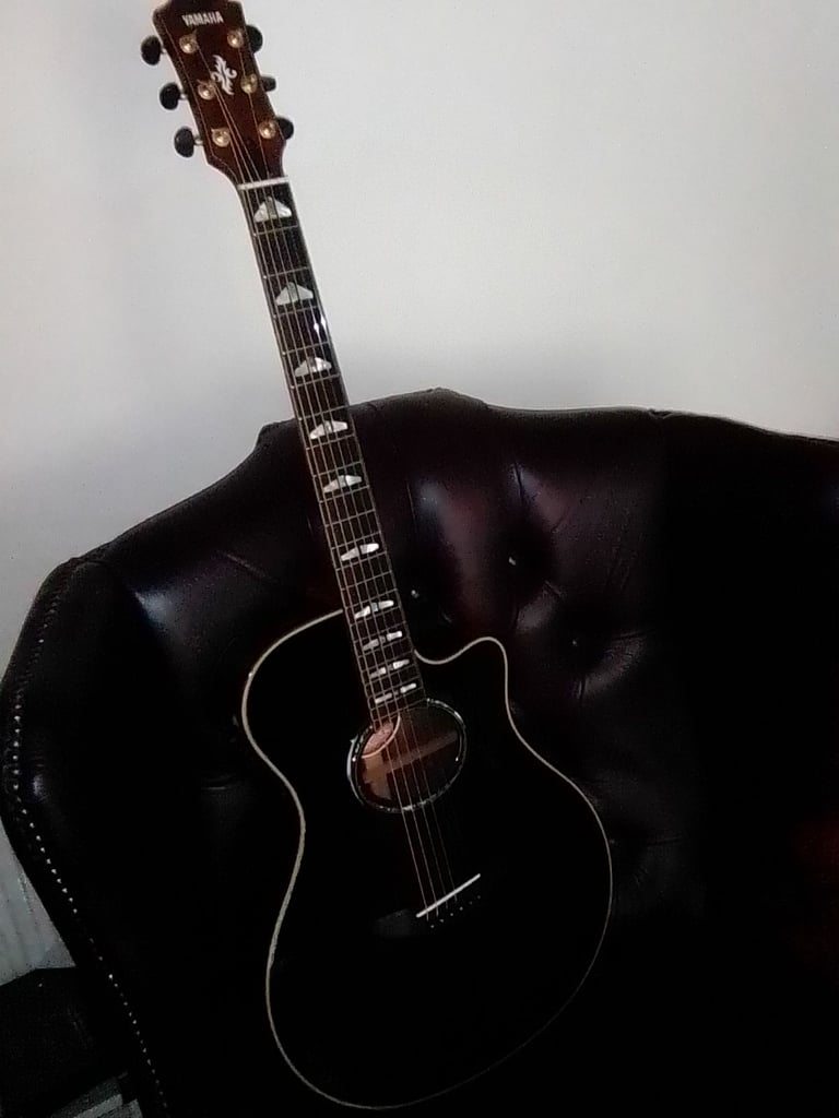image for YAMAHA APX1200 TOP E/ACOUSTIC BLACK SPRUCE NEW SET UP STRING FREE DELUXE HARD CASE