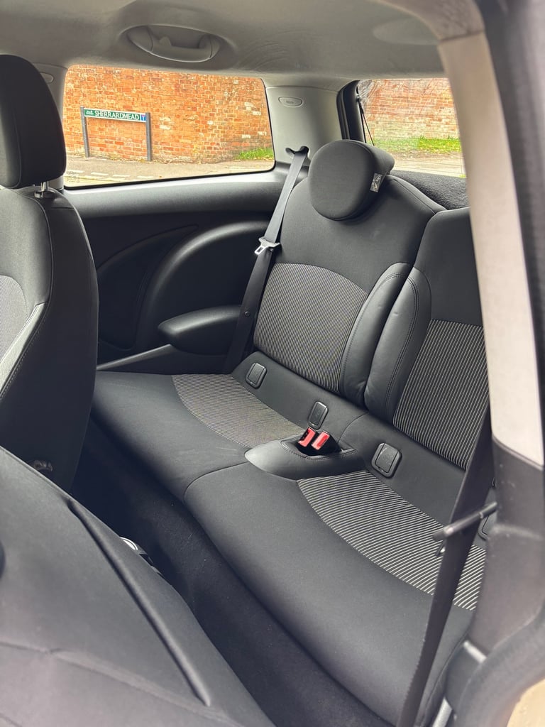 Mini Cooper, Hatchback, 2010, Manual, 1598 (cc), 3 doors