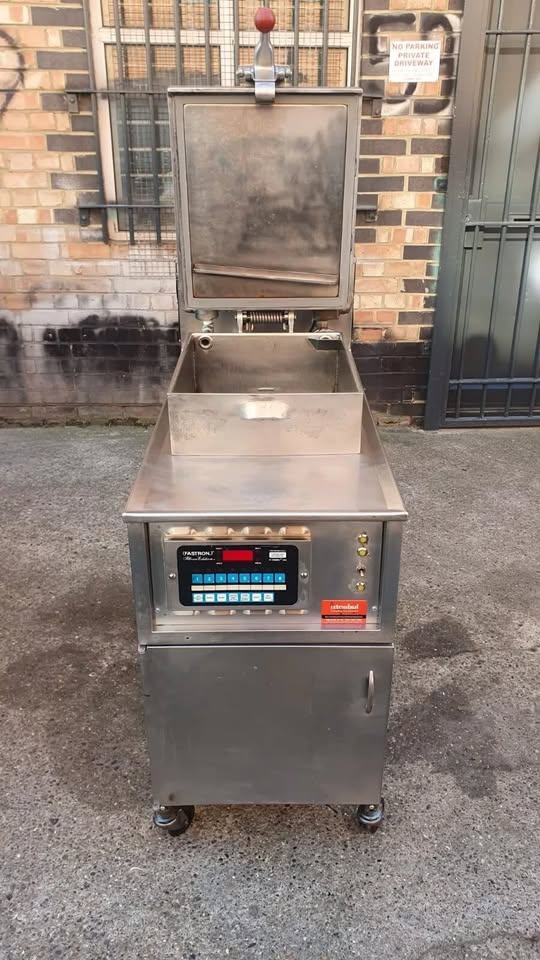 Henny Penny Takeaway Chicken Shop Four Head Gas Pressure Fryer