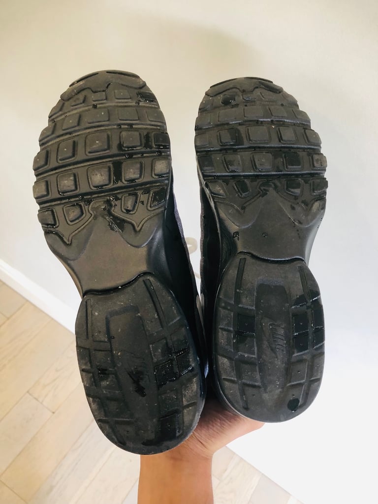 Nike Air Max Invigor Trainers size 8 Men’s – £40 (Negotiable)