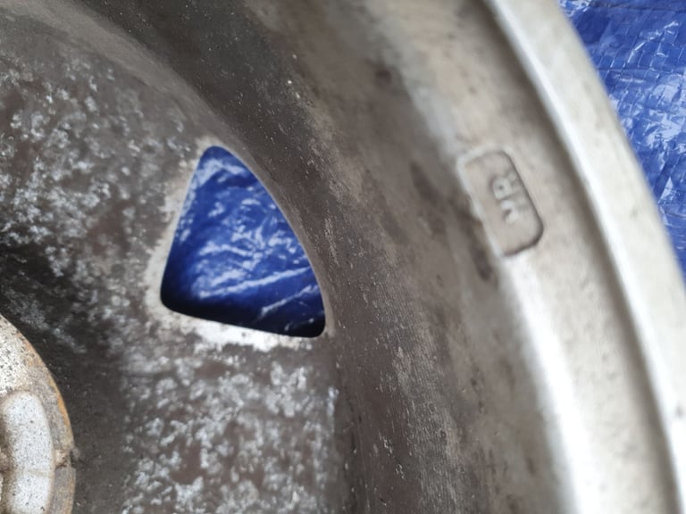 Renault Kangoo 2005 Alloy for nut wheel. 